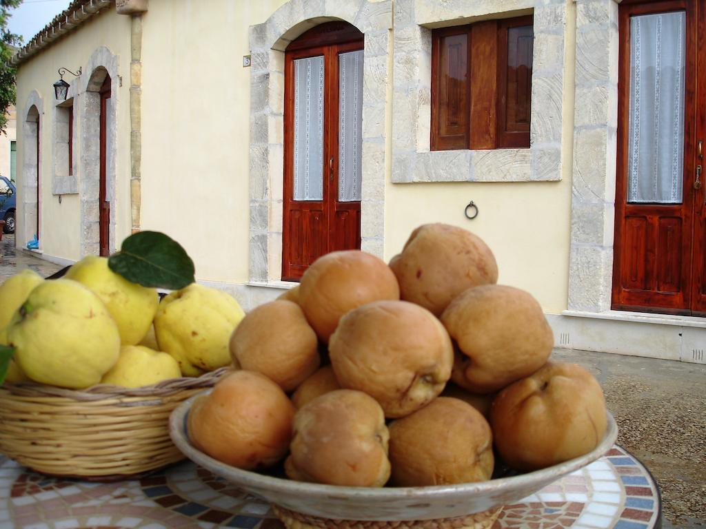 La Suma Sumalia Bed & Breakfast Noto Exterior photo