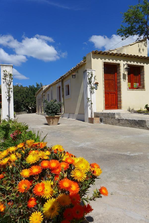 La Suma Sumalia Bed & Breakfast Noto Exterior photo